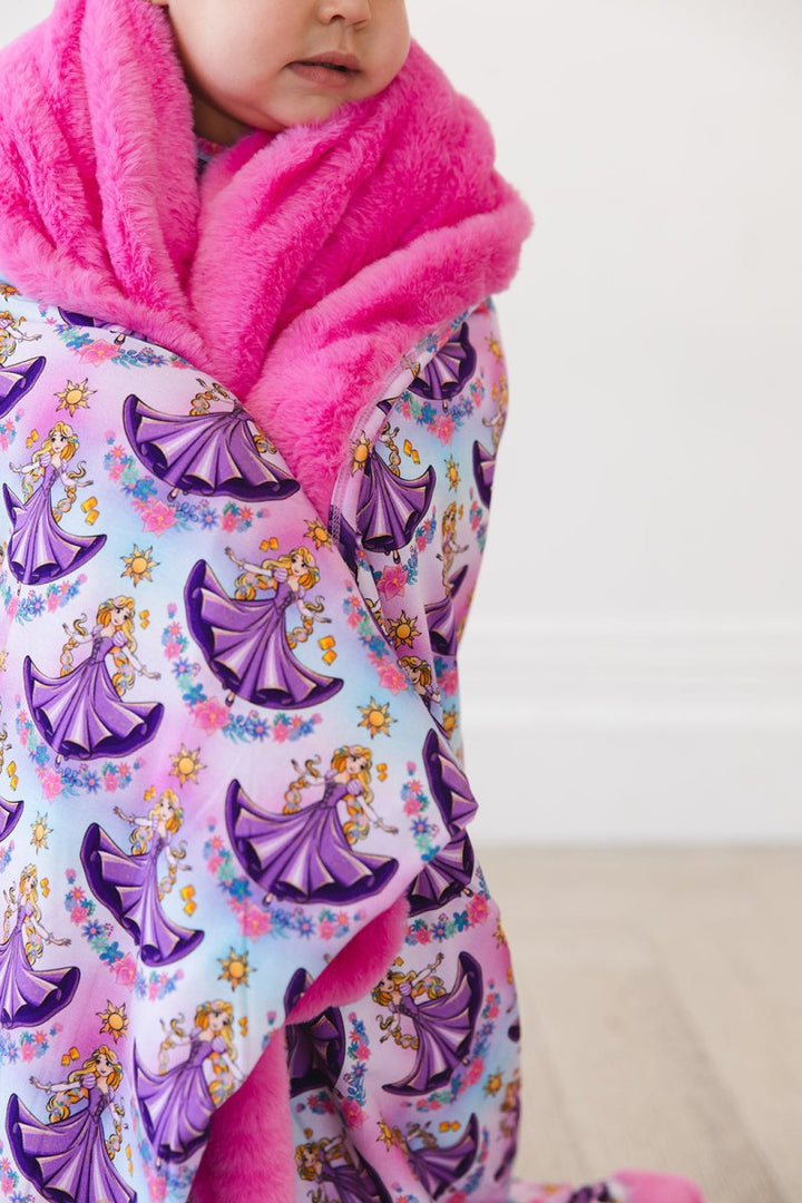 Gleam Plush Blanket - scoots