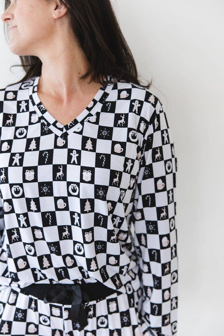 Midnight Mistletoe Women's Pajama Set - scoots