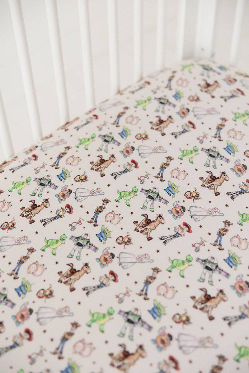 Round Up Crib Sheet - scoots
