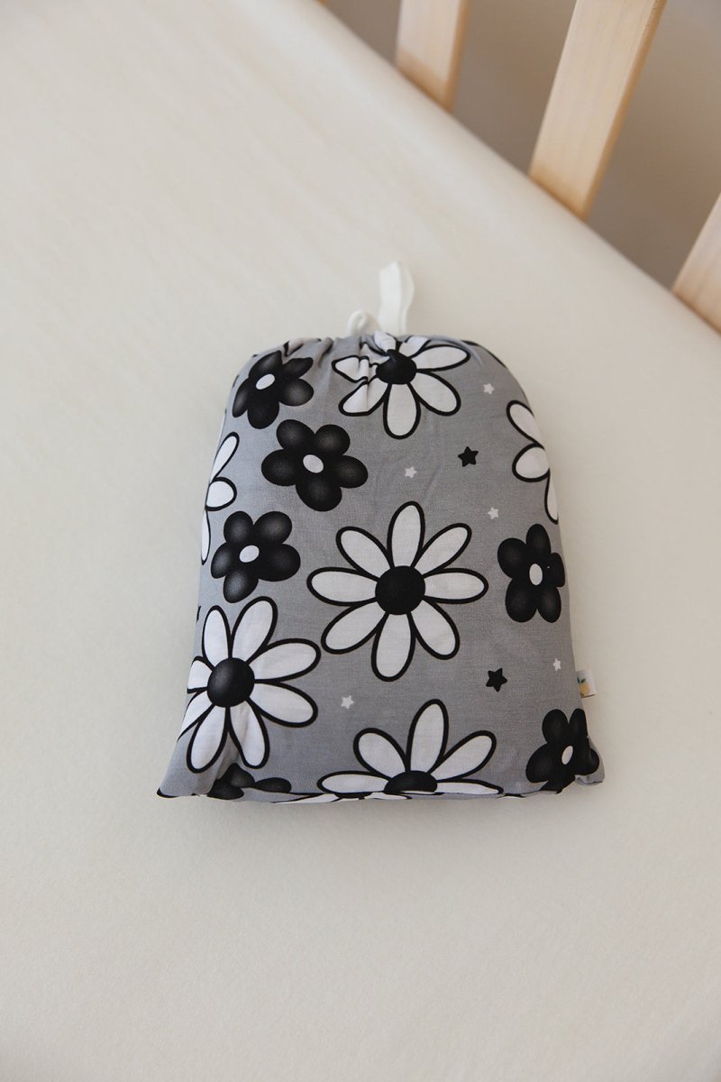 Shadow Crib Sheet - scoots