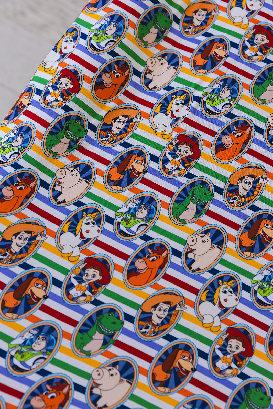Mania! Twin Sheet + Pillowcase
