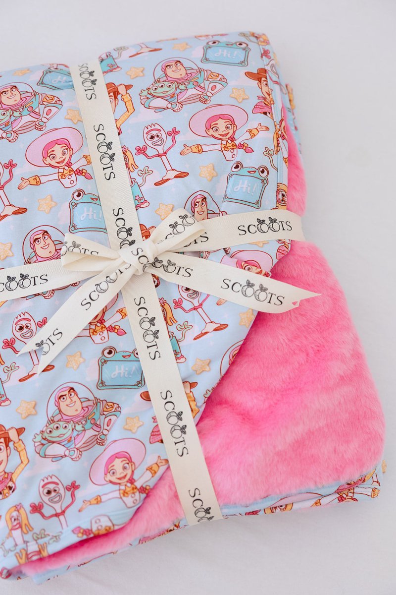 Bonnie's Room Plush Blanket - scoots
