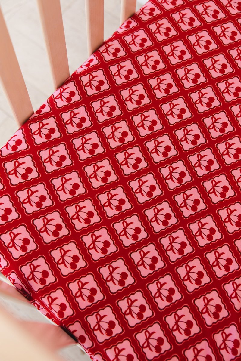 Cherry Kisses Crib Sheet - scoots