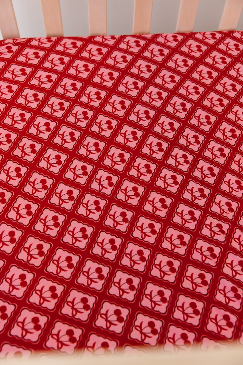 Cherry Kisses Crib Sheet - scoots