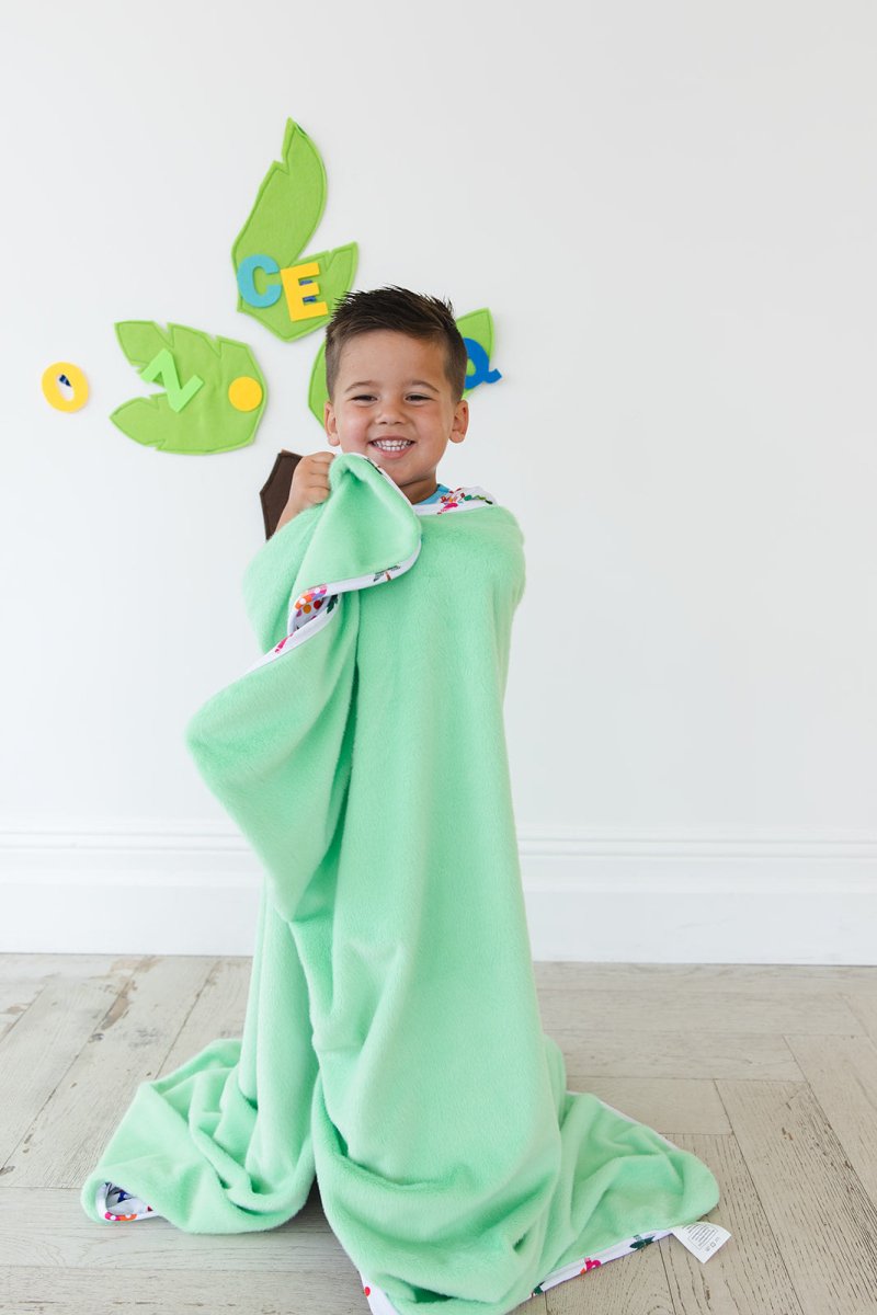 Chicka Chicka Boom Boom™ Plush Blanket - scoots