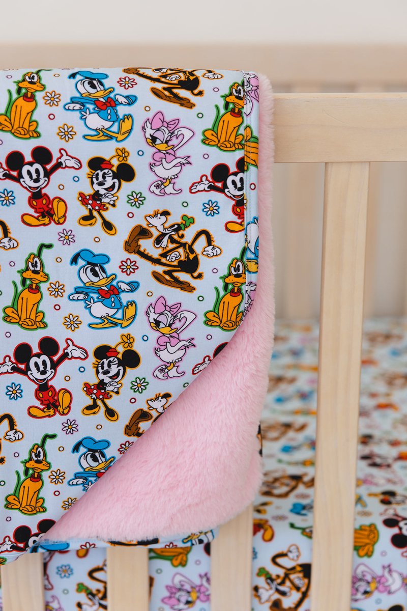 Classic Crew (G) Plush Blanket - scoots