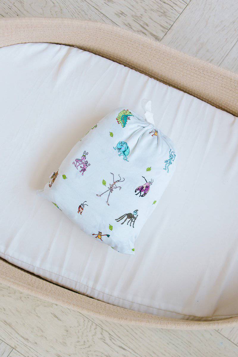 Flik & Friends Crib Sheet - scoots