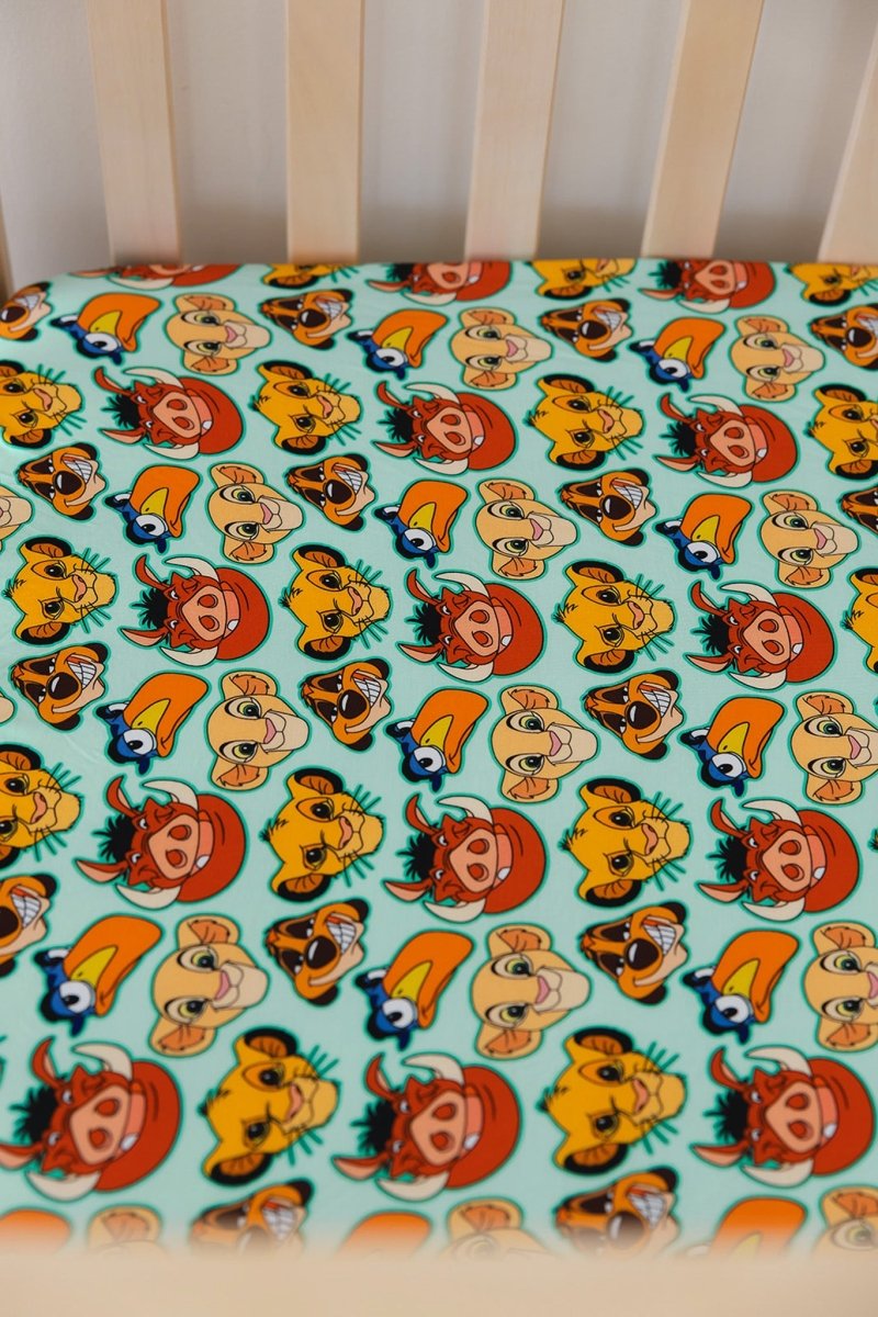 Hakuna Matata Crib Sheet - scoots