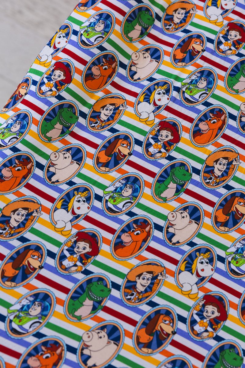 Mania! Twin Sheet + Pillowcase - scoots