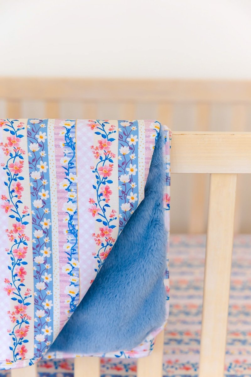 Posy Plush Blanket - scoots
