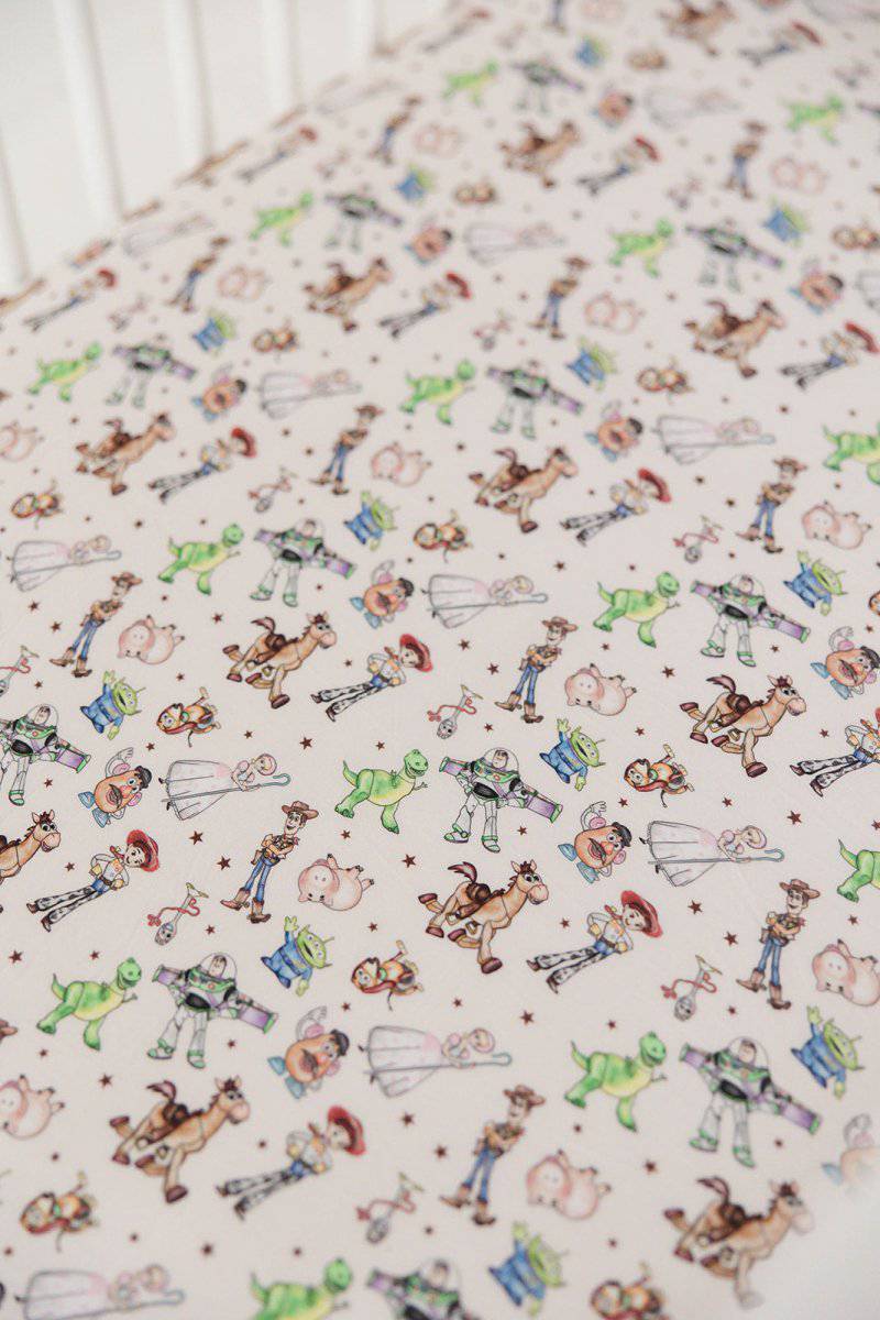 Round Up Crib Sheet - scoots