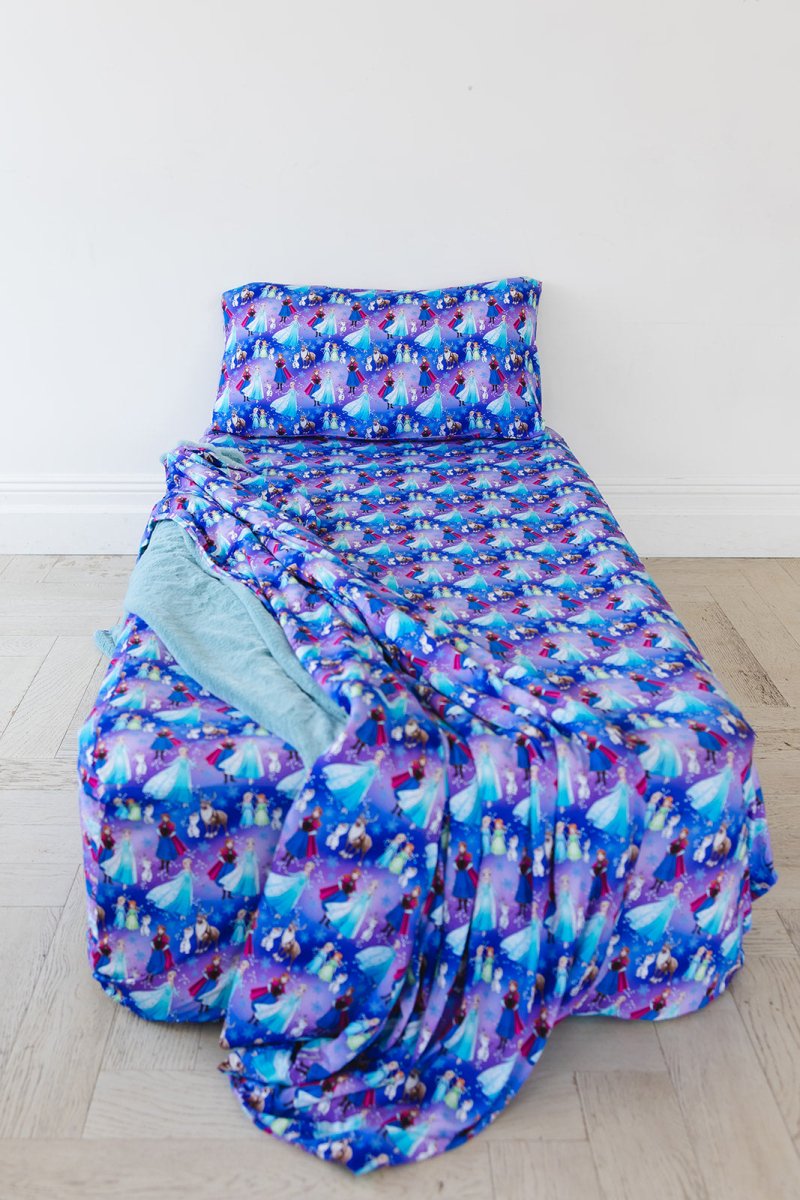 Show Yourself Twin Sheet + Pillowcase - scoots