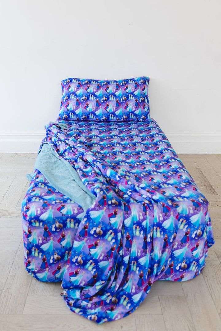 Show Yourself Twin Sheet + Pillowcase - scoots