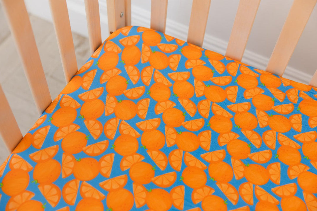 Summer Squeeze Crib Sheet - scoots